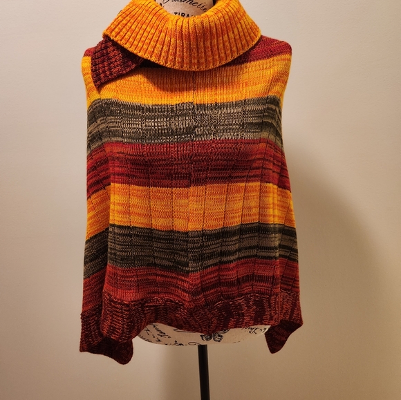 Sweater poncho size small - Picture 3 of 4